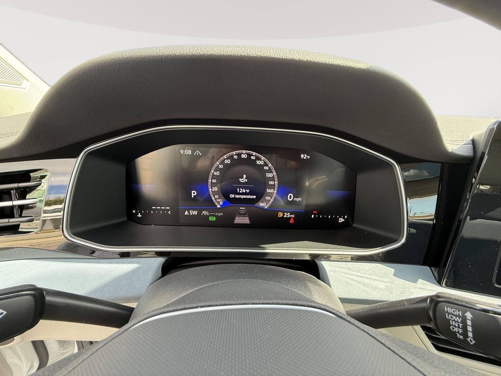 2025 Volkswagen Jetta SE - Photo 14