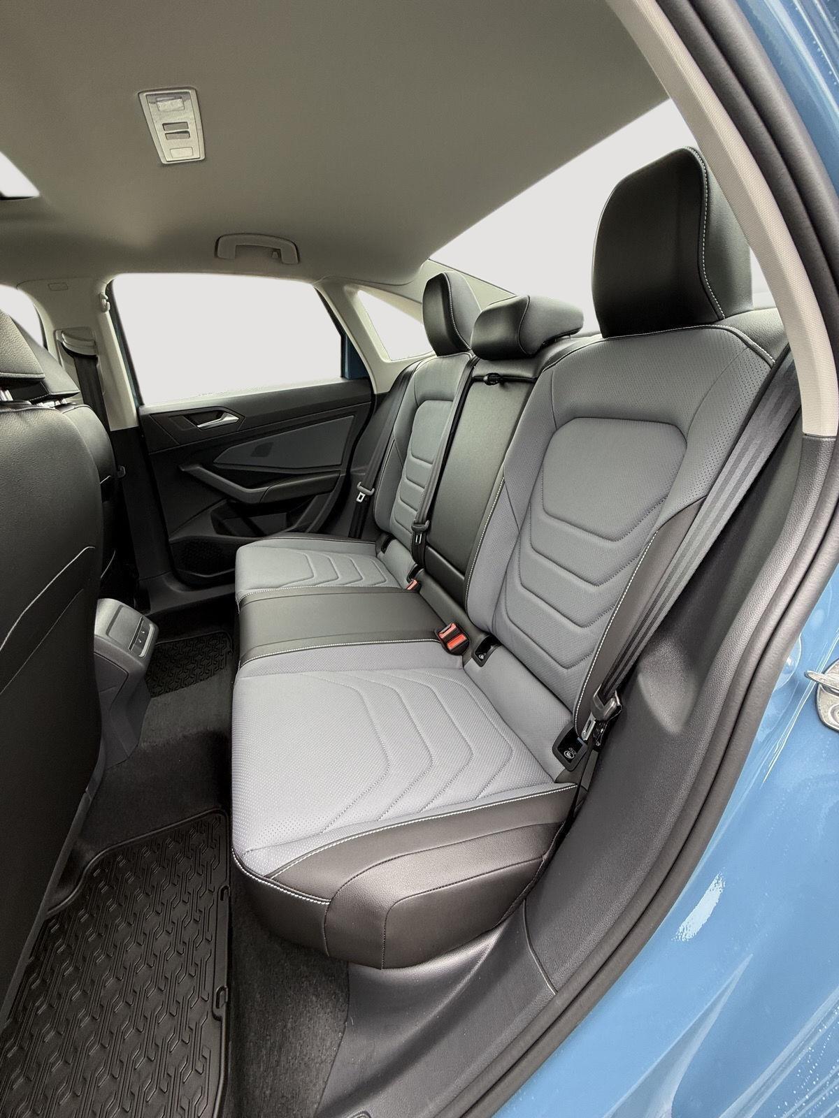 2025 Volkswagen Jetta SEL - Photo 15