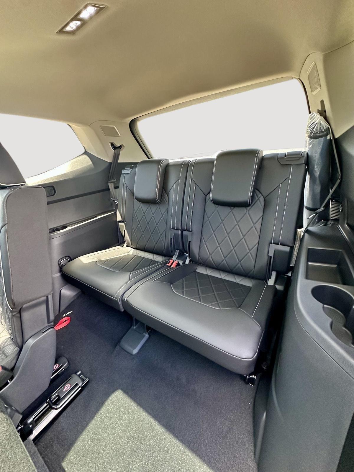 2025 Volkswagen Atlas SEL Premium R-Line - Photo 19