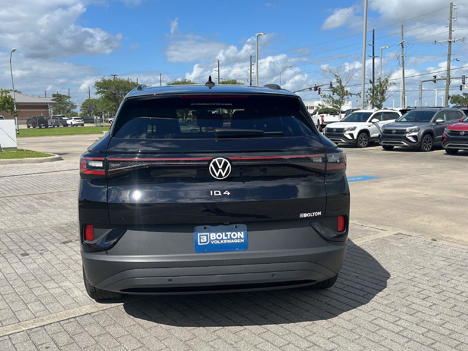 2025 Volkswagen ID.4 Pro photo 4
