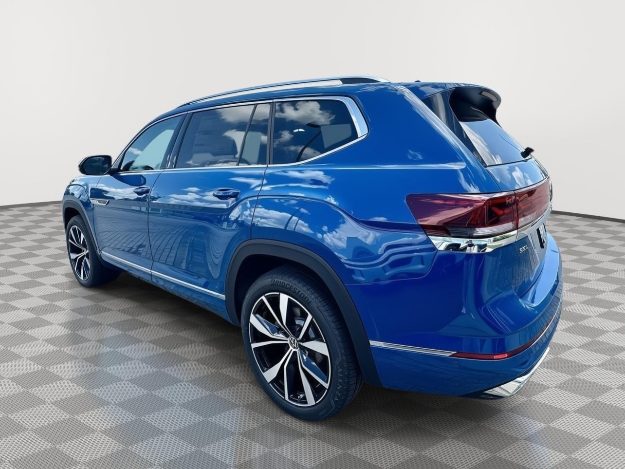 2025 Volkswagen Atlas SEL Premium R-Line - Photo 7