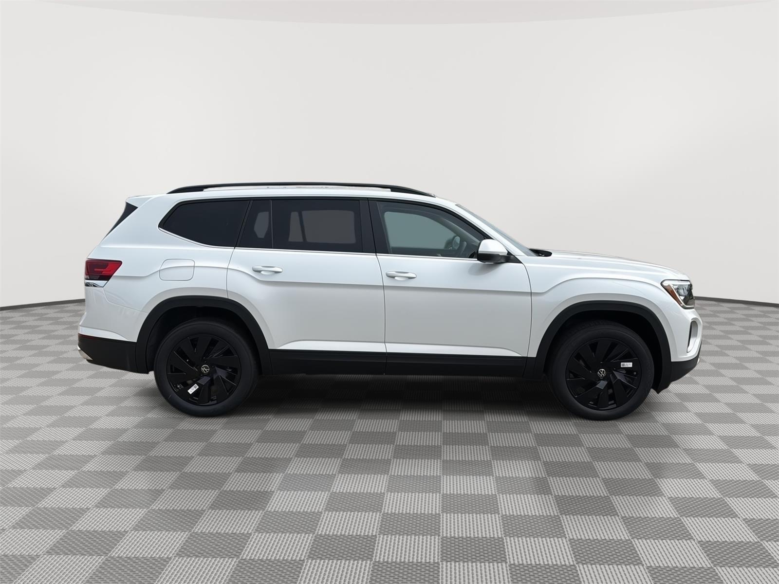 2026 Volkswagen Atlas SE w/Tech - Photo 6