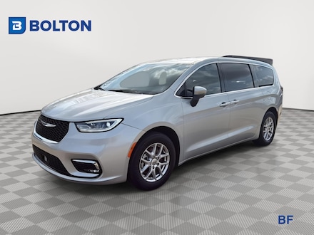 2023 Chrysler Pacifica Touring Van Passenger Van