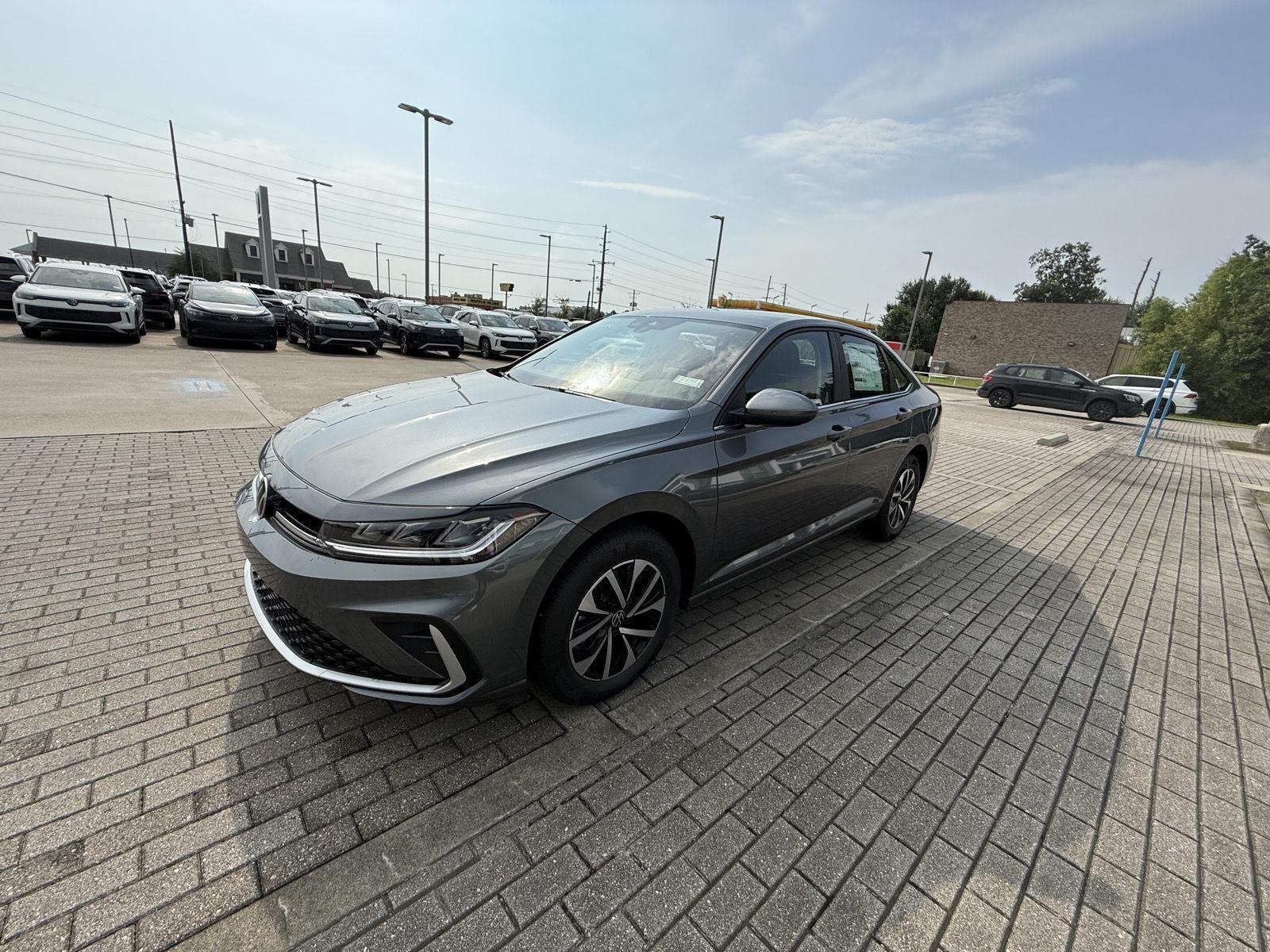 2025 Volkswagen Jetta 1.5T S photo 3