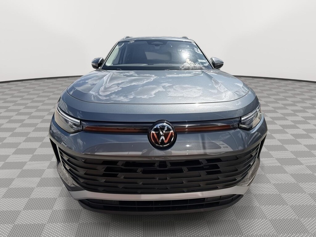 New 2025 Volkswagen Tiguan 2.0T SE SUV