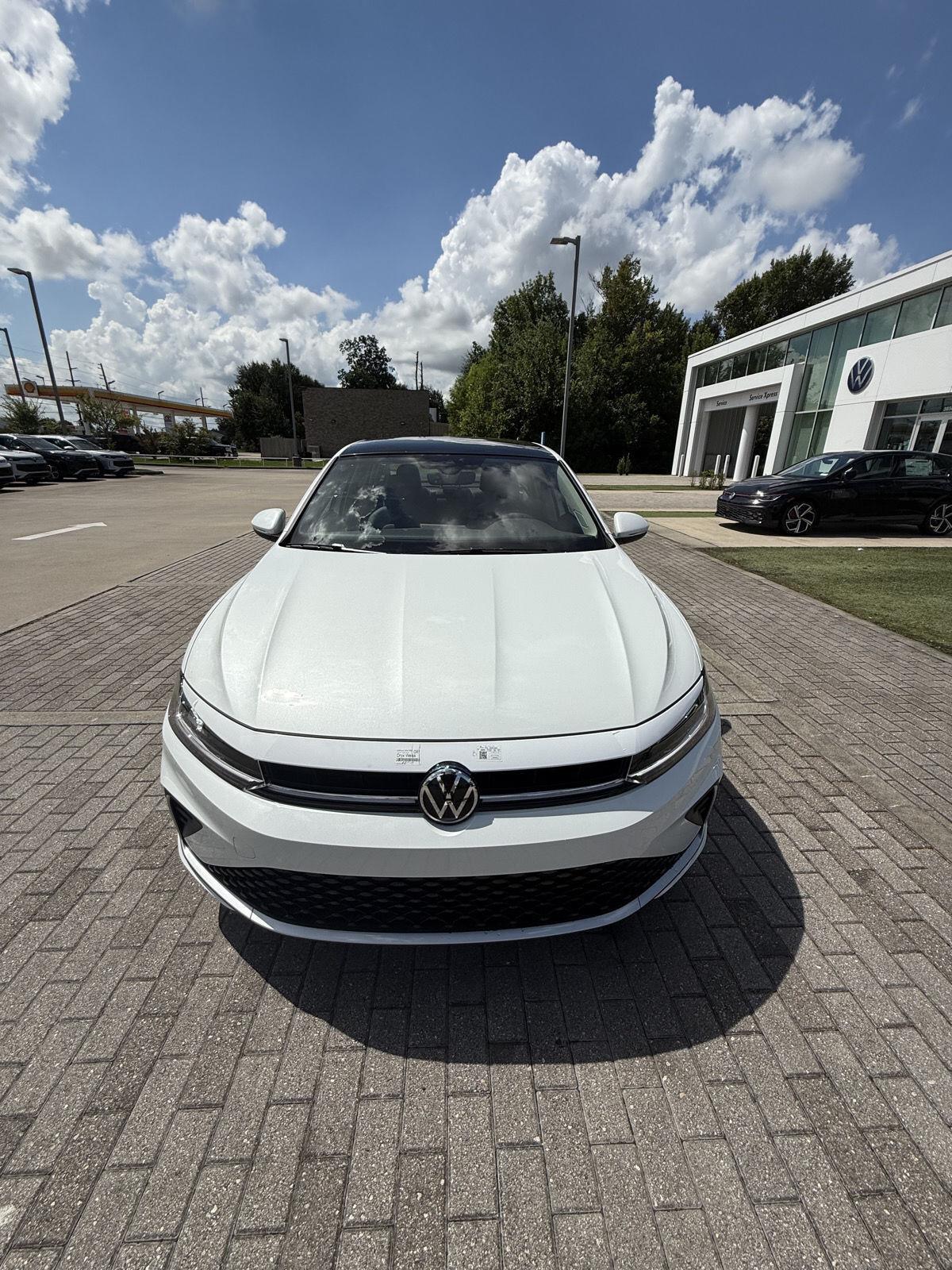 2025 Volkswagen Jetta 1.5T SEL photo 2