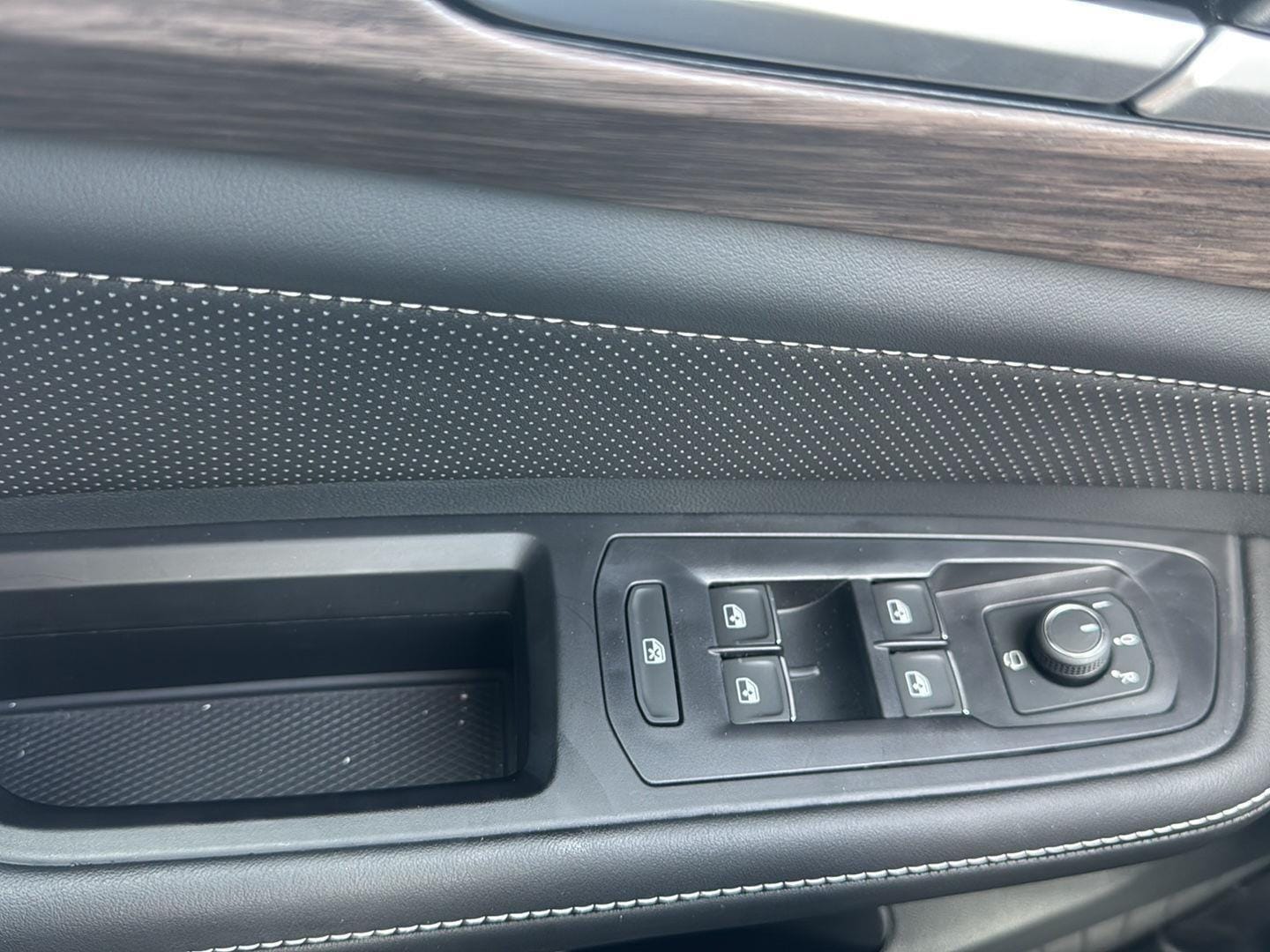 2025 Volkswagen Atlas SEL Premium R-Line - Photo 25