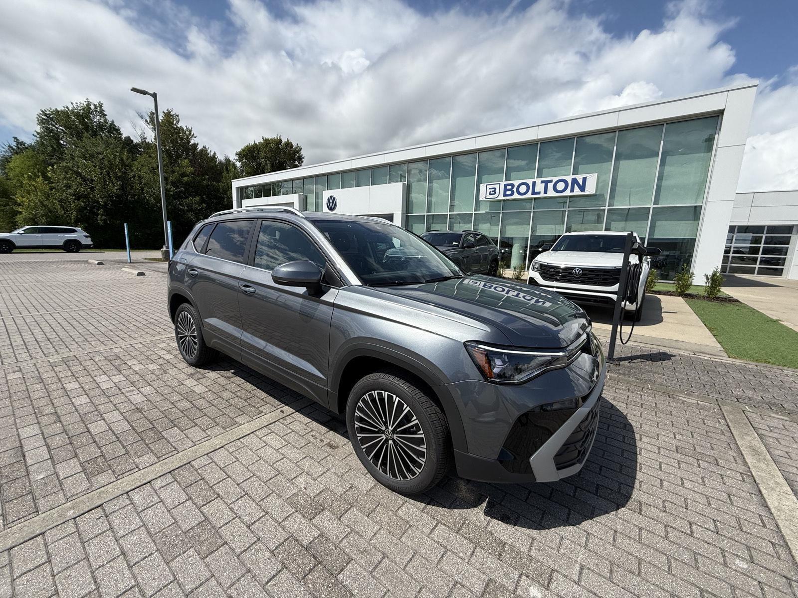 2025 Volkswagen Taos SE photo 2