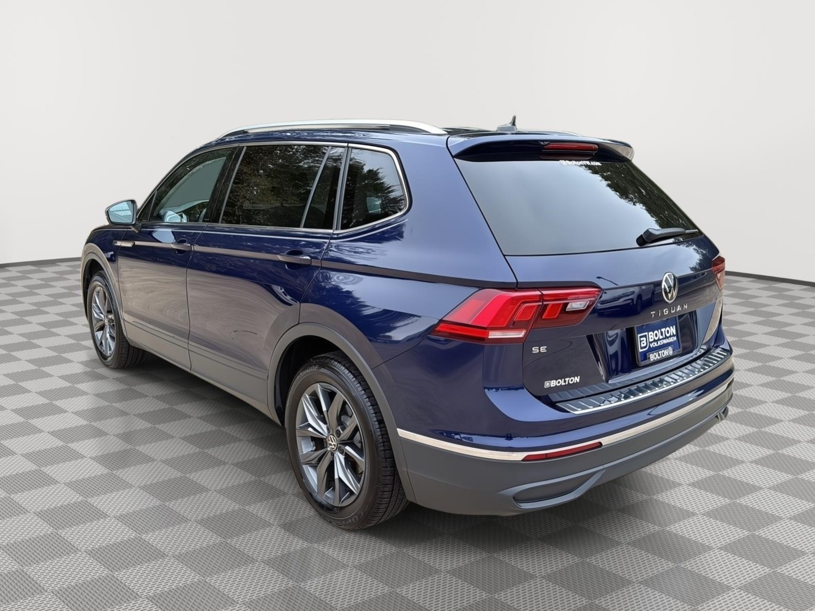 2024 Volkswagen Tiguan SE Wolfsburg Edition photo 2