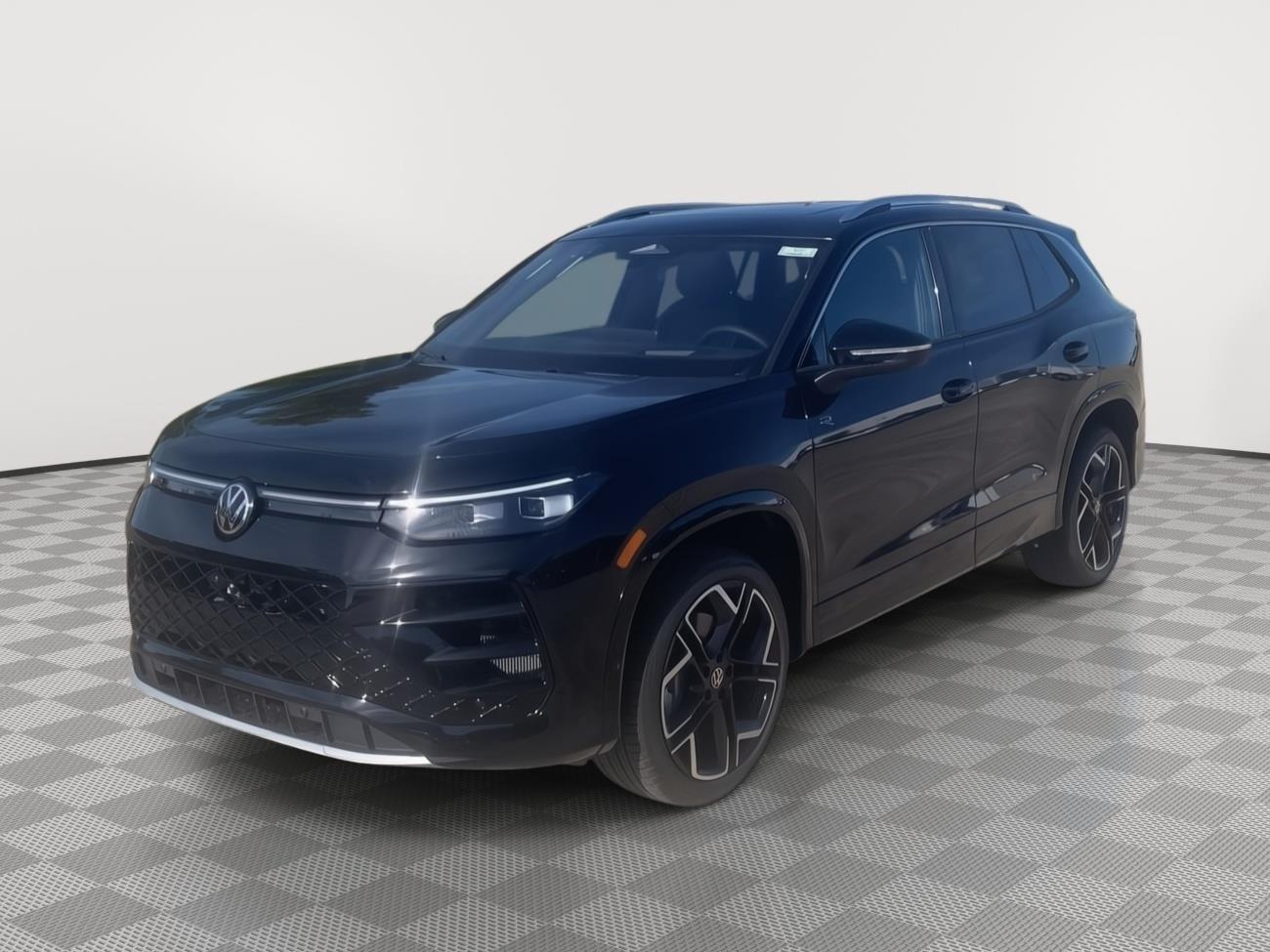 2026 Volkswagen Tiguan 2.0T SEL R-Line Turbo 4Motion's photo