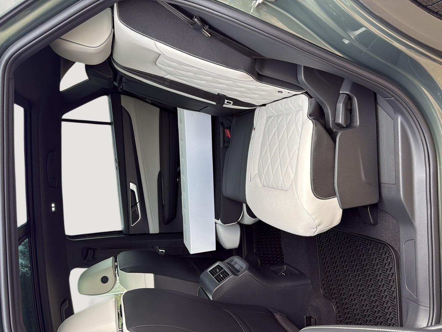 2026 Volkswagen Atlas Cross Sport SEL Premium R-LINE - Photo 21