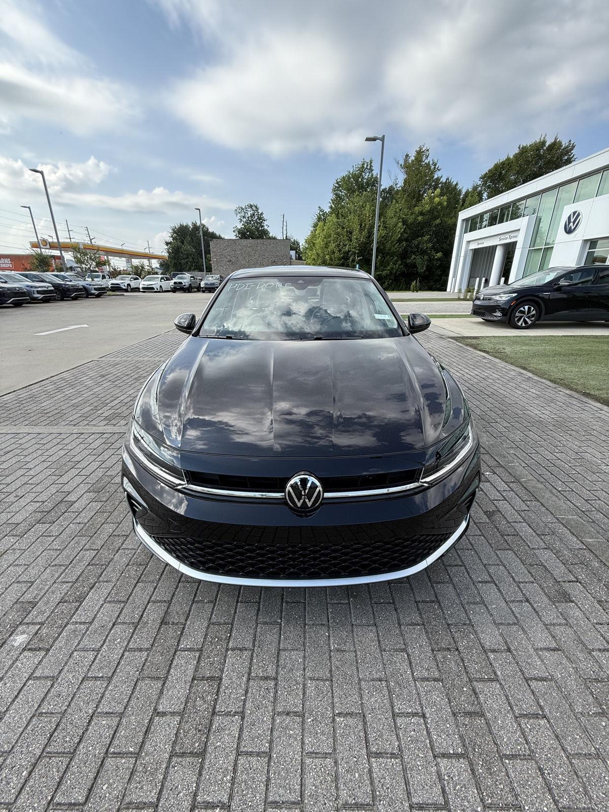 2025 Volkswagen Jetta 1.5T SE photo 2