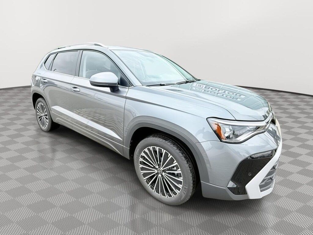 New 2025 Volkswagen Taos 1.5T SE SUV