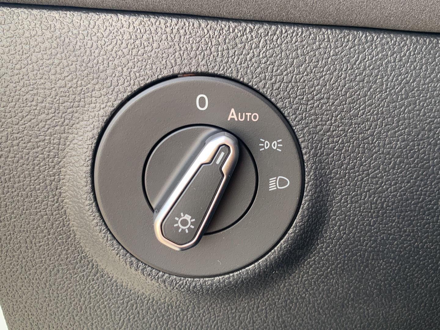2026 Volkswagen Taos SE Black - Photo 13