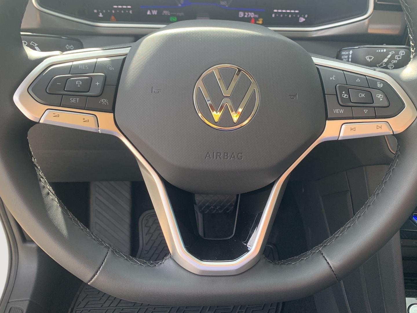 2026 Volkswagen Taos SE Black - Photo 14