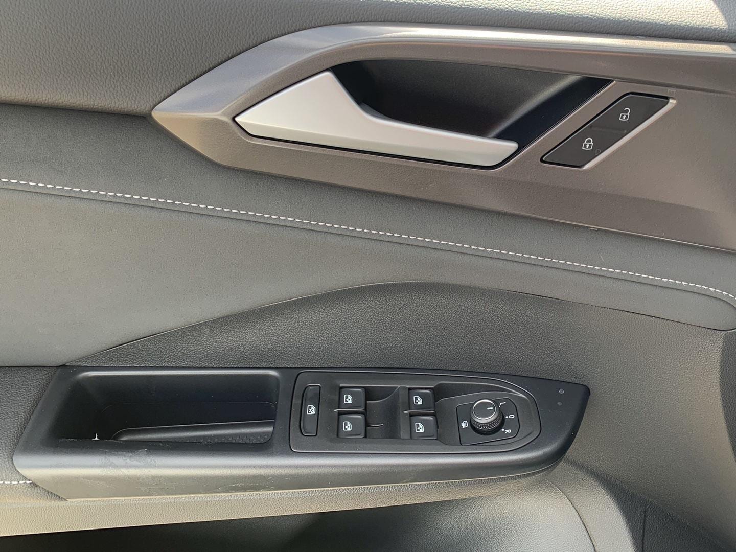 2026 Volkswagen Taos SE Black - Photo 12