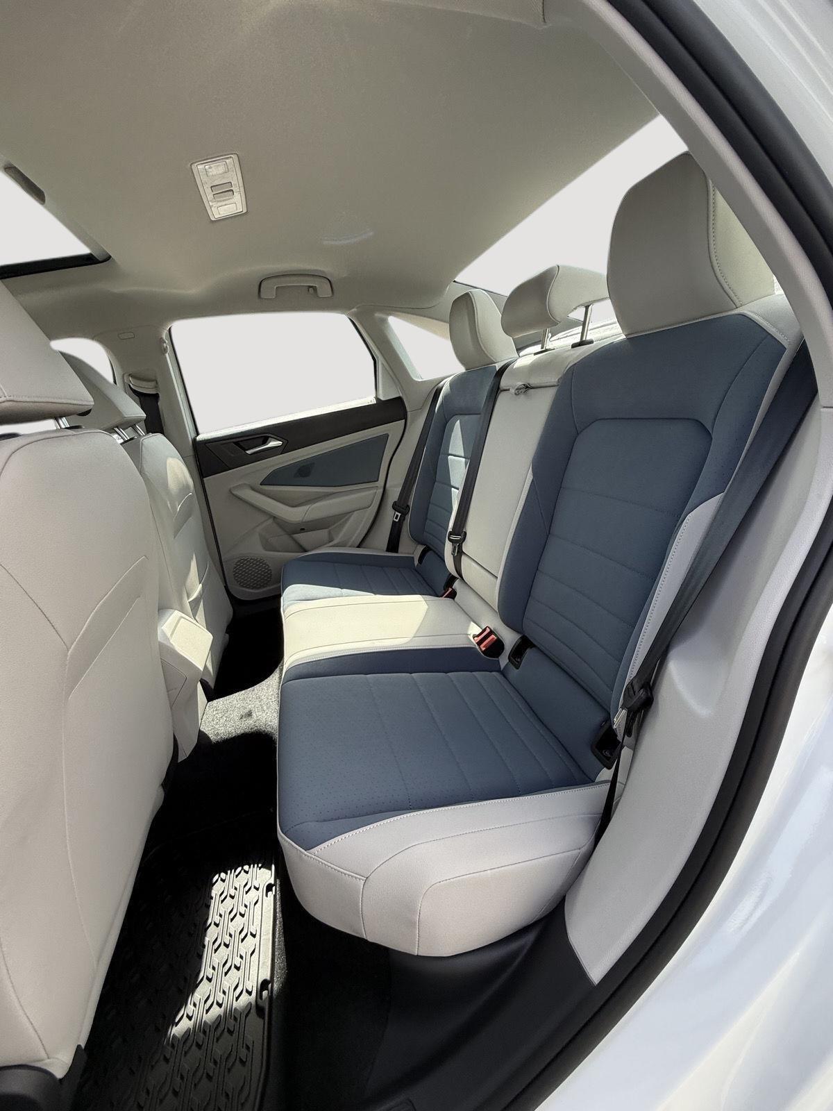 2025 Volkswagen Jetta SE - Photo 15