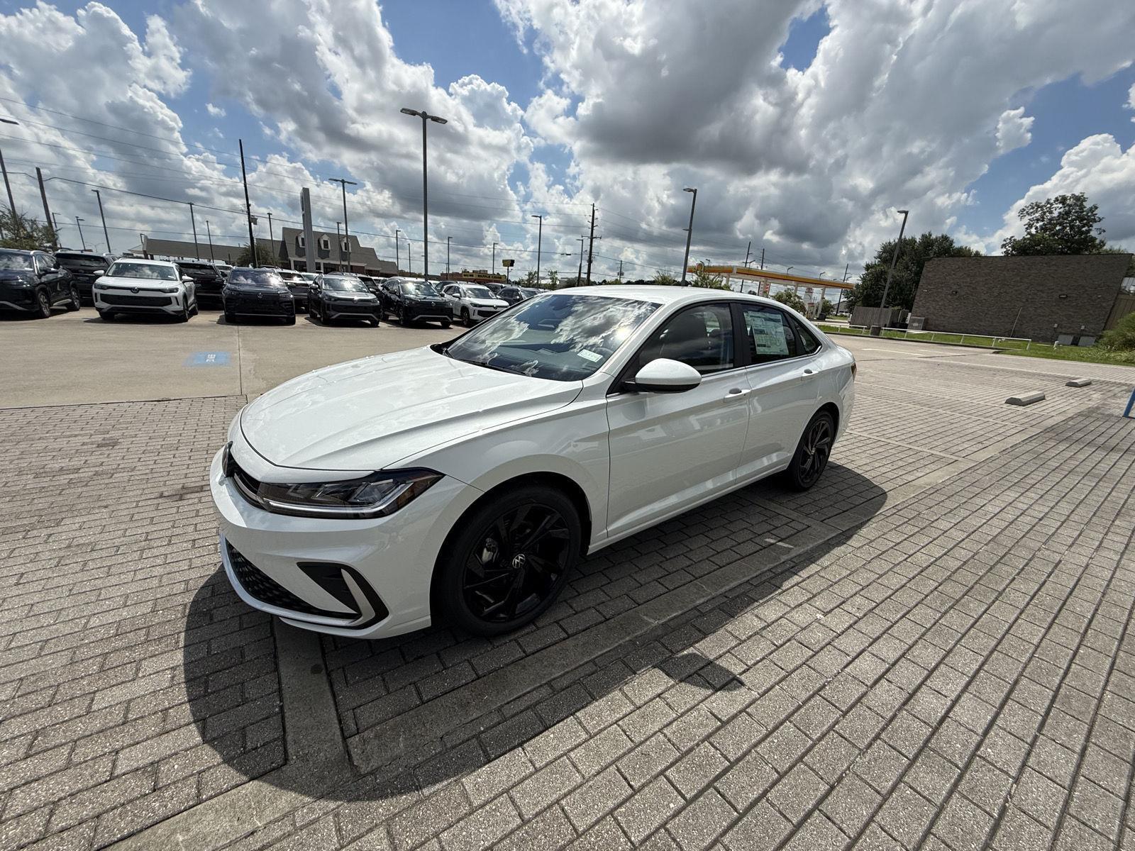 2025 Volkswagen Jetta 1.5T SE photo 3