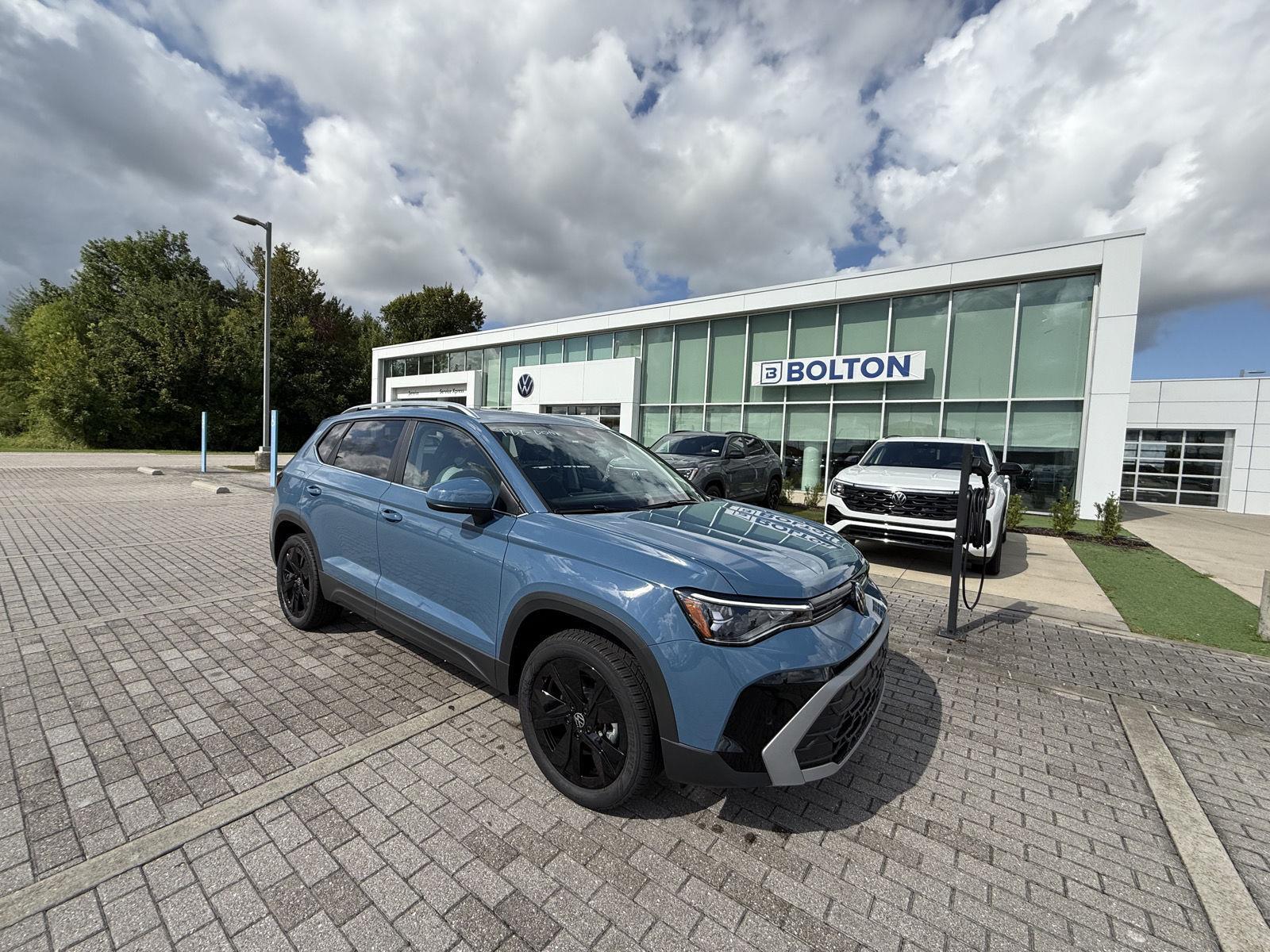 2025 Volkswagen Taos SE photo 2