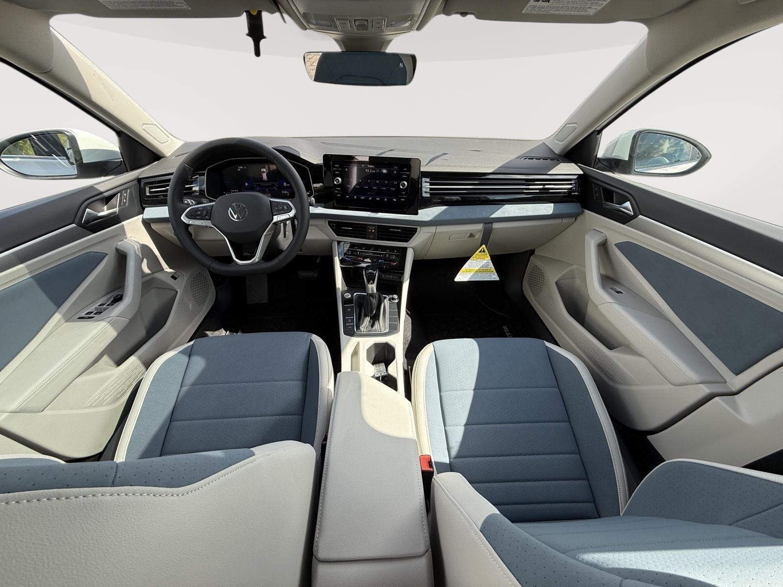 2025 Volkswagen Jetta SE - Photo 11