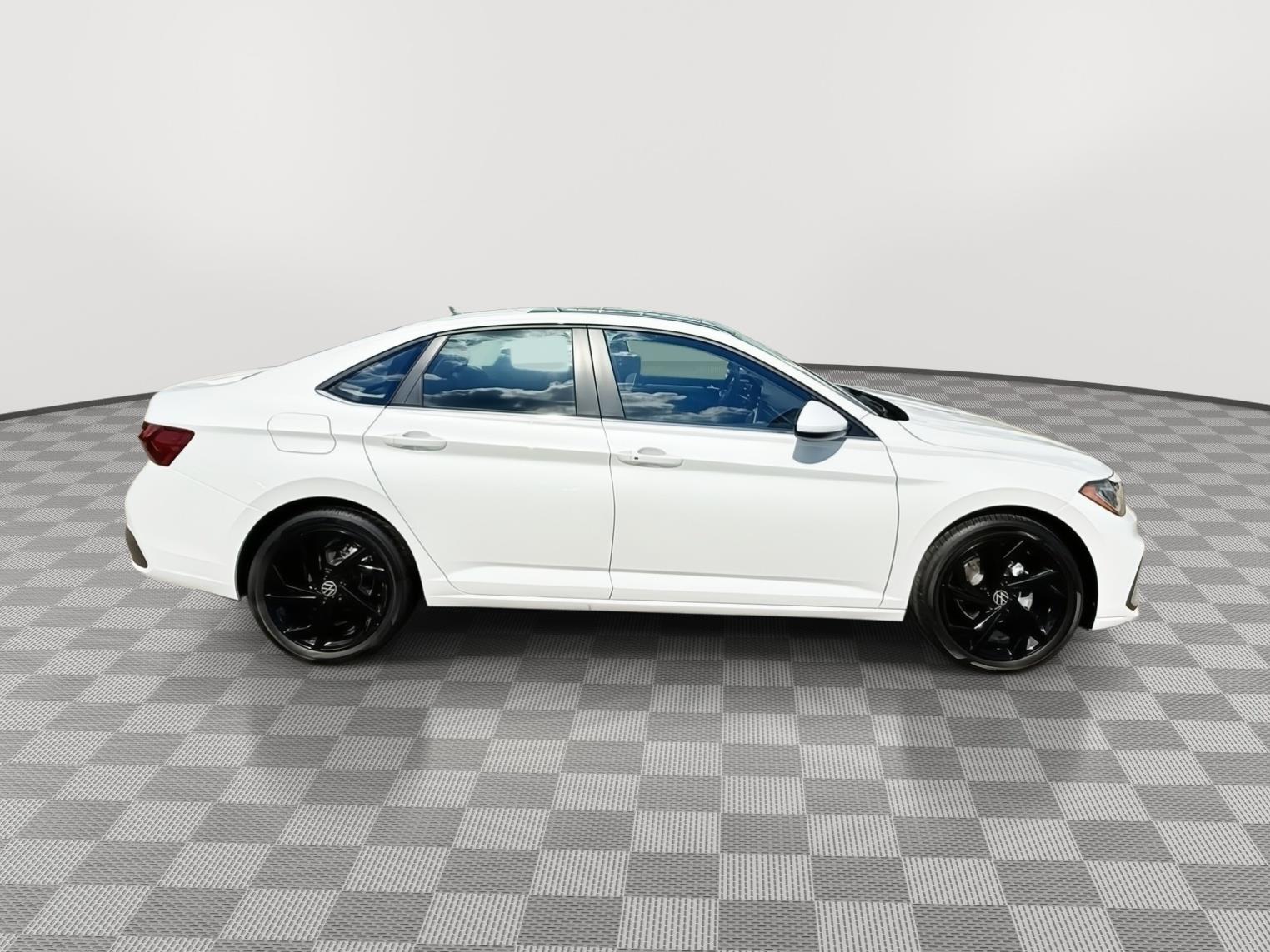 2025 Volkswagen Jetta SE's photo