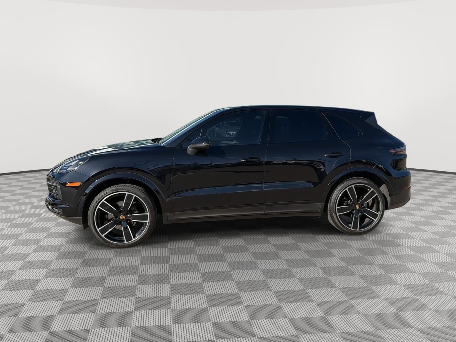 2020 Porsche Cayenne photo 2
