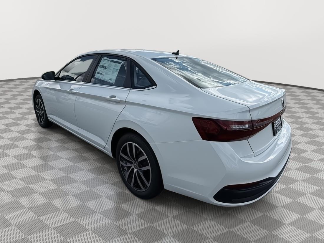 2025 Volkswagen Jetta SE - Photo 6