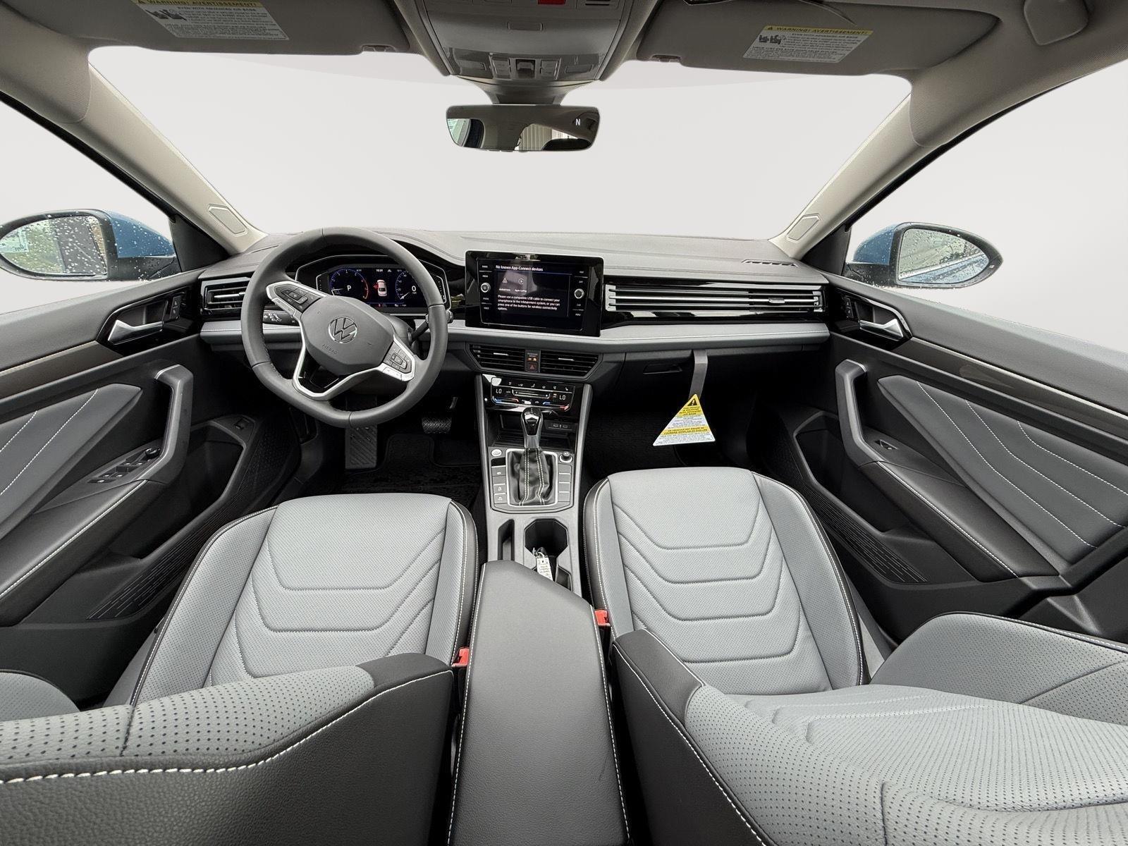 2025 Volkswagen Jetta SEL - Photo 11