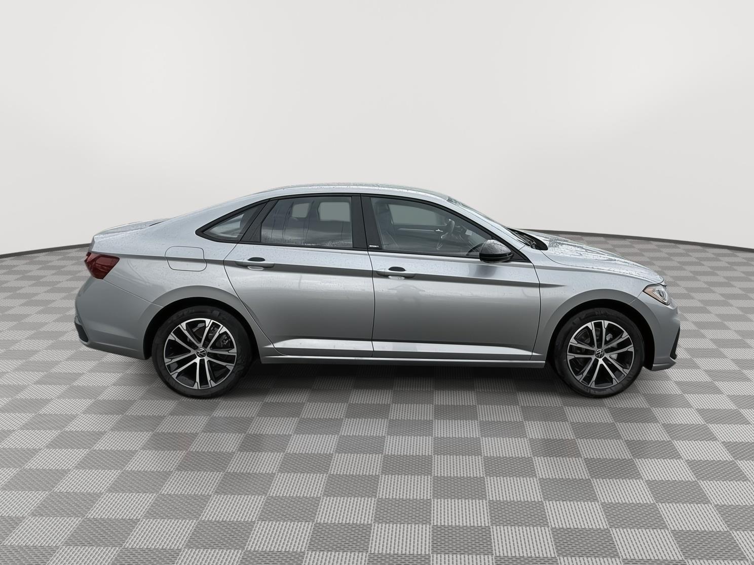 2025 Volkswagen Jetta Sport's photo