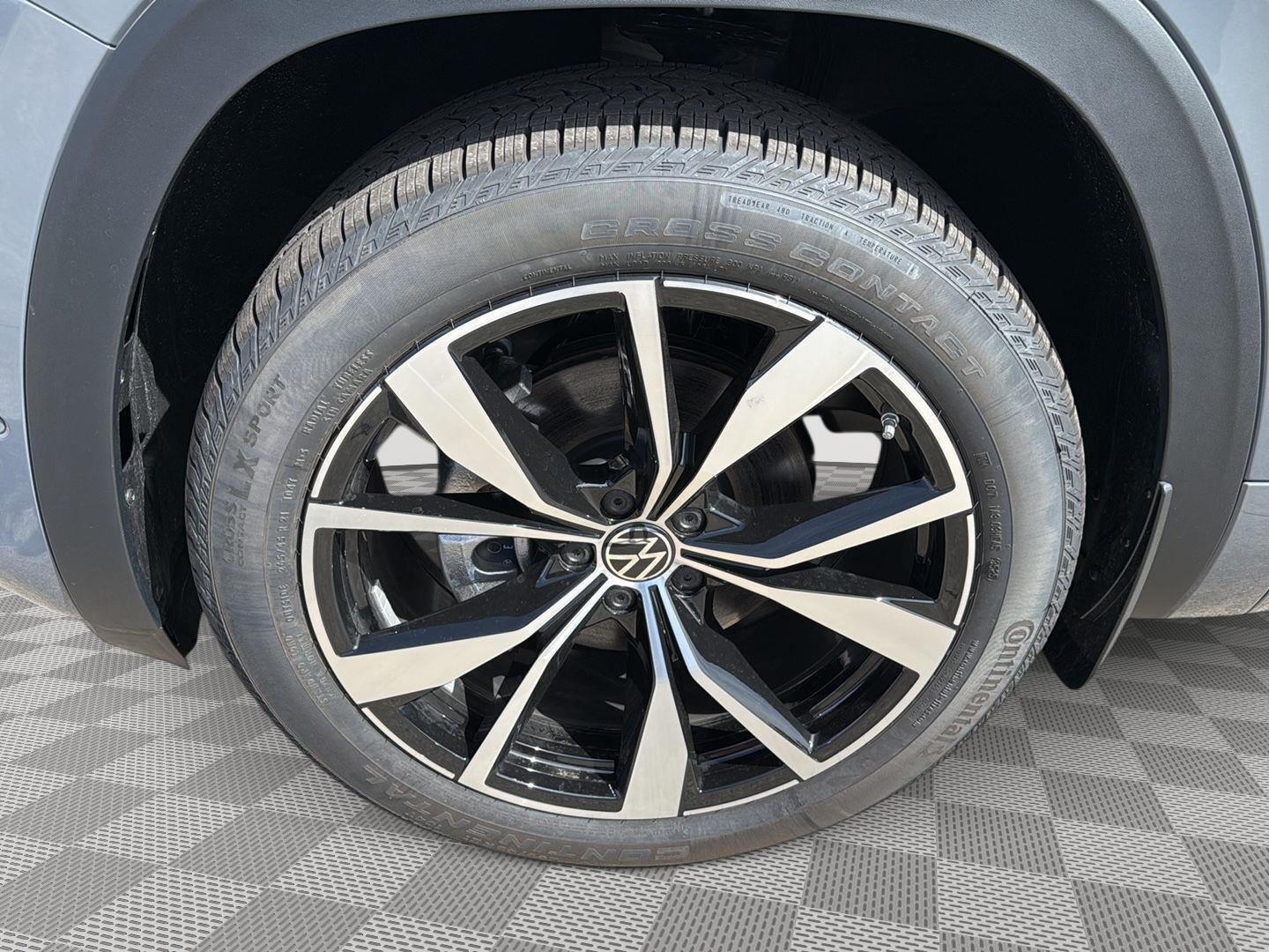 2026 Volkswagen Atlas Cross Sport SEL Premium R-LINE - Photo 9