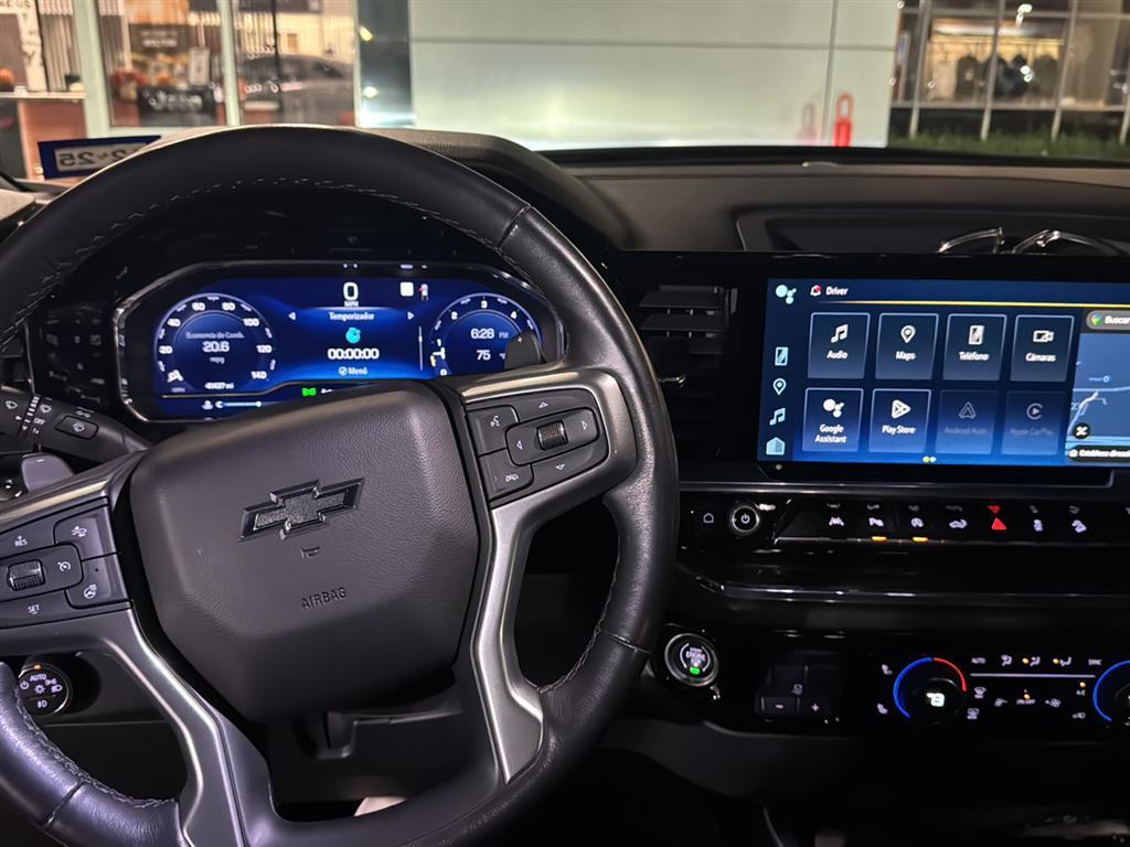 2023 Chevrolet Silverado 1500 RST photo 3