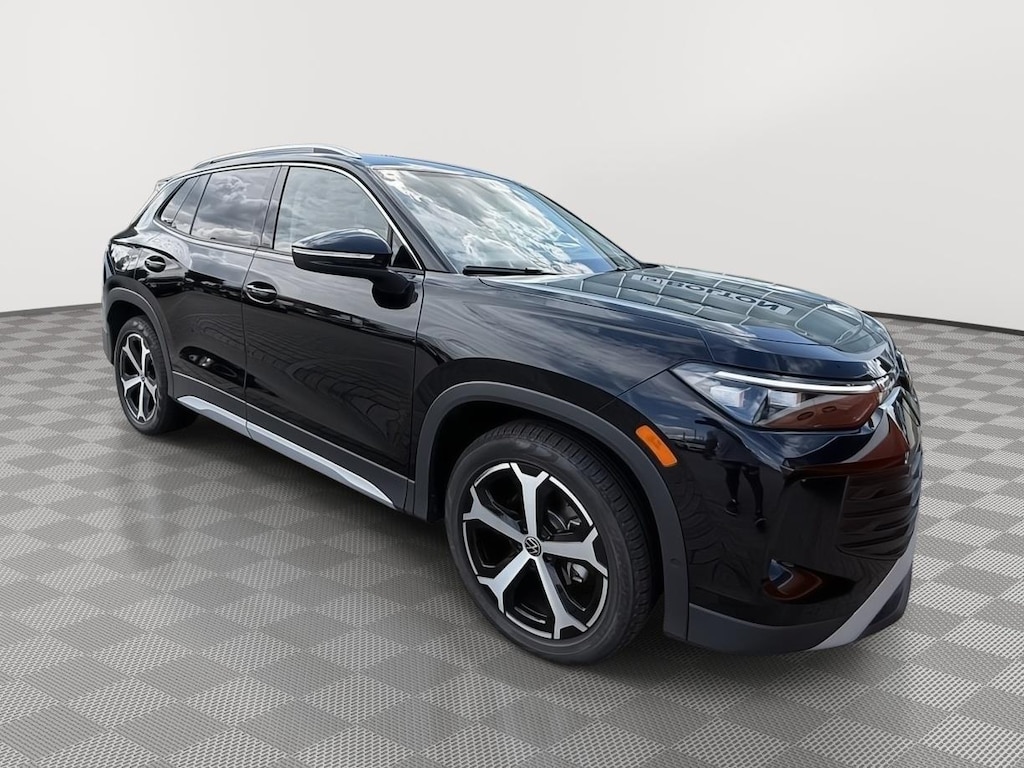 New 2025 Volkswagen Tiguan 2.0T SE SUV