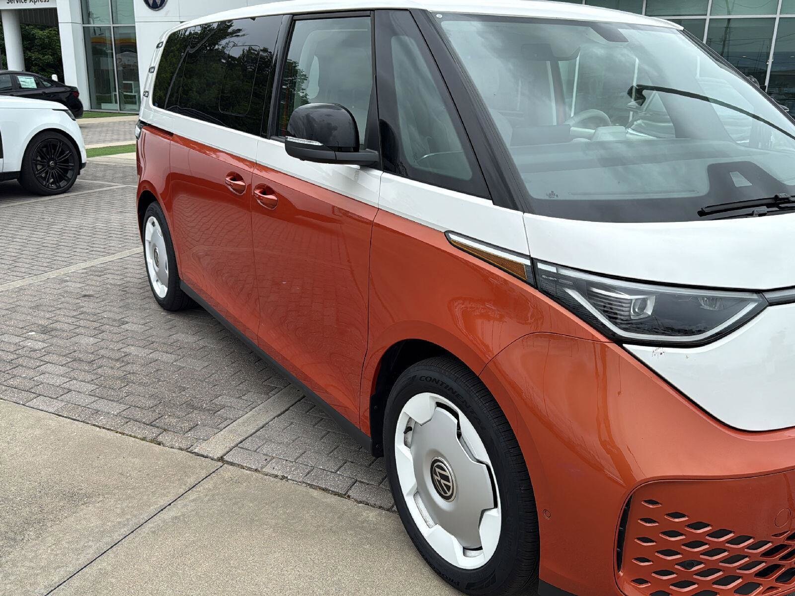 2025 Volkswagen ID. Buzz photo 3