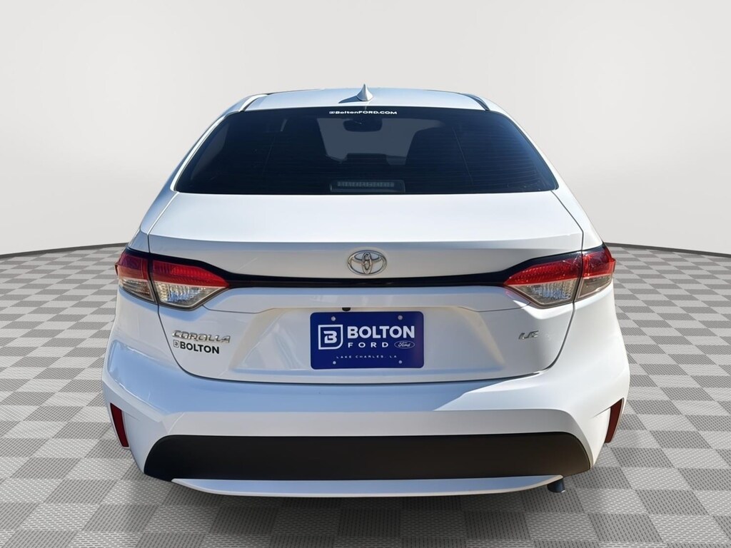 Used 2022 Toyota Corolla LE Sedan
