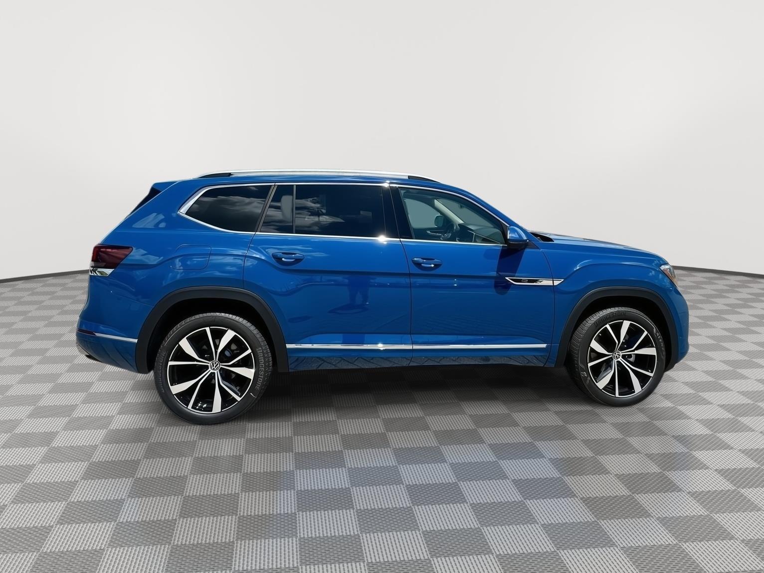 2025 Volkswagen Atlas SEL Premium R-Line - Photo 6