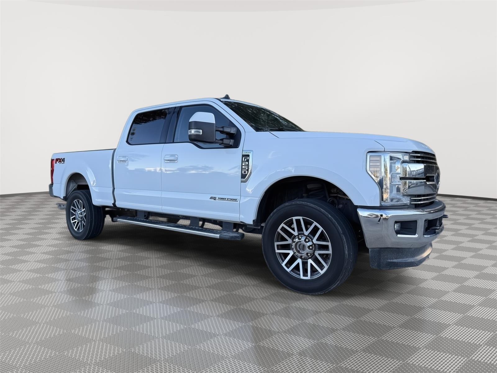 2019 Ford F-250 Lariat photo 2