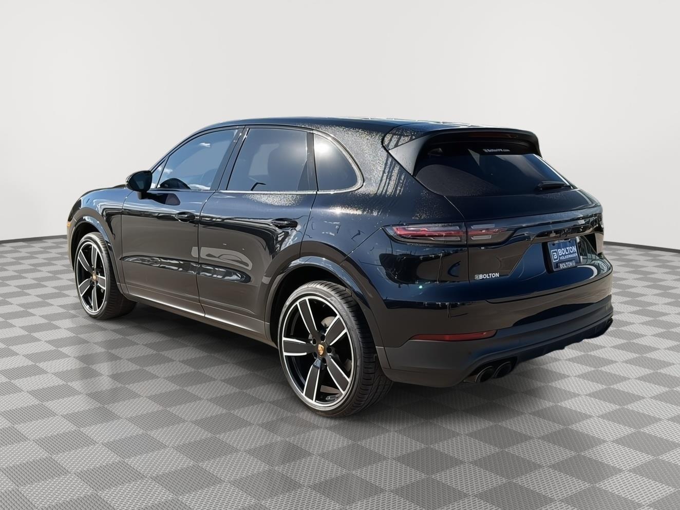 2020 Porsche Cayenne photo 3