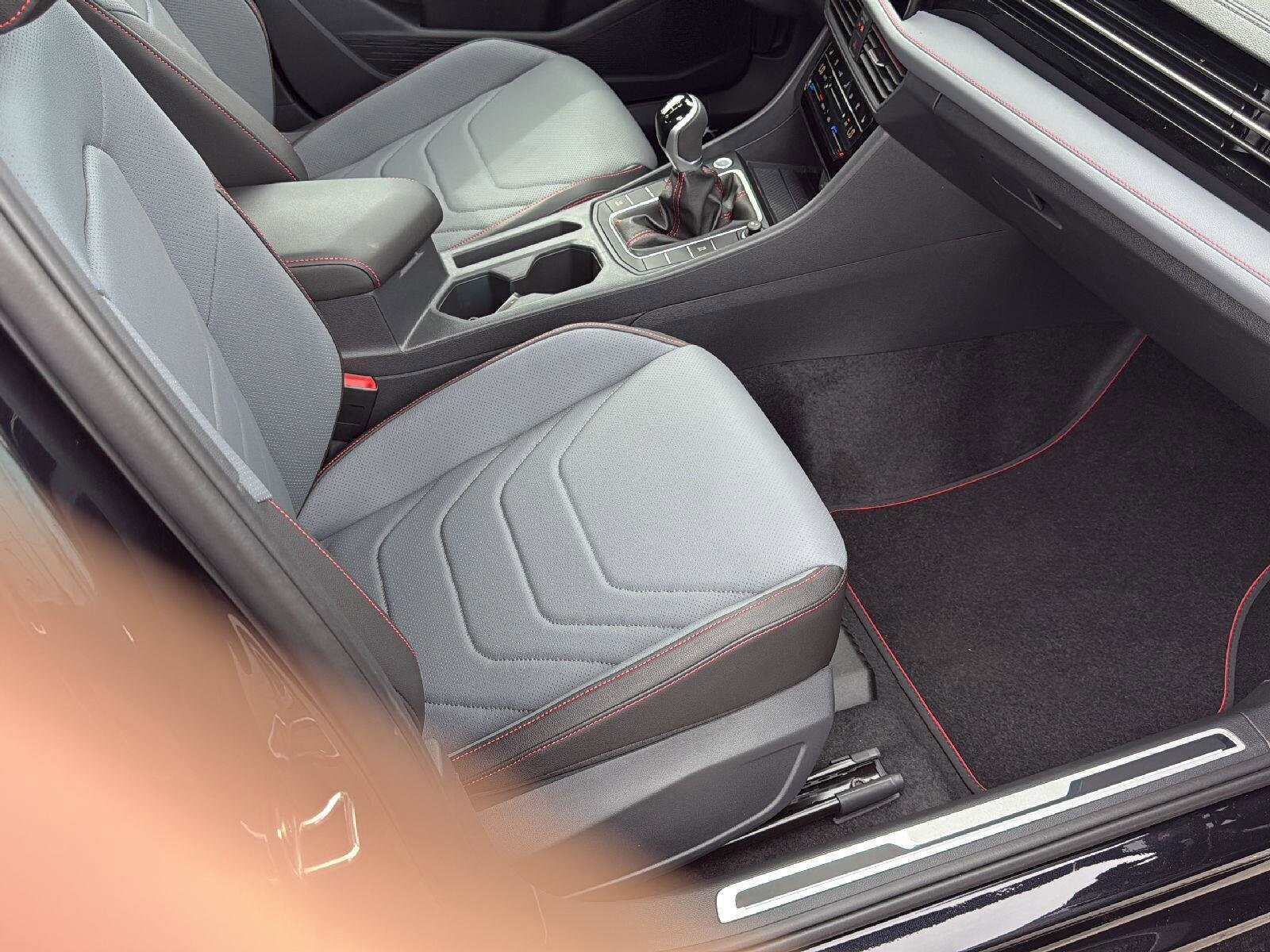 2025 Volkswagen Jetta GLI photo 3