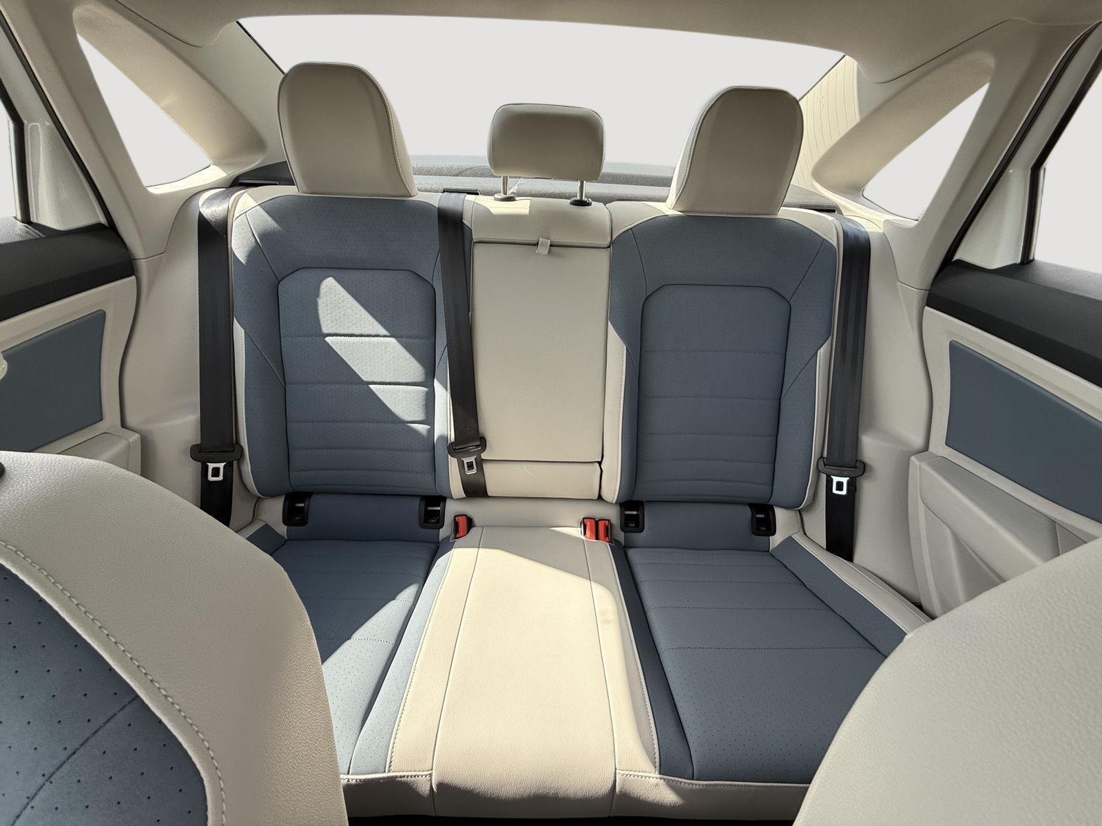 2025 Volkswagen Jetta SE - Photo 16