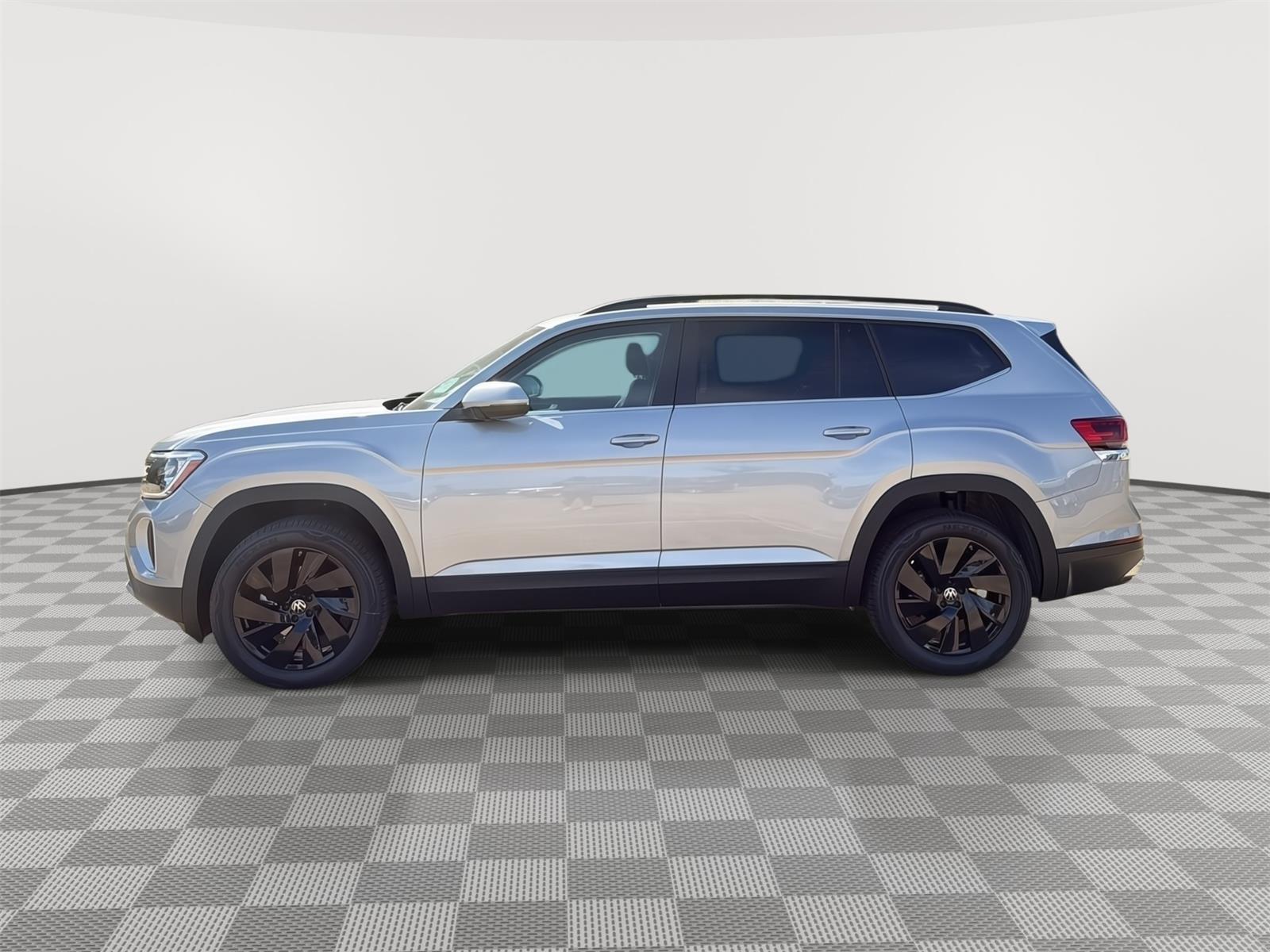 2026 Volkswagen Atlas SE w/Tech - Photo 2