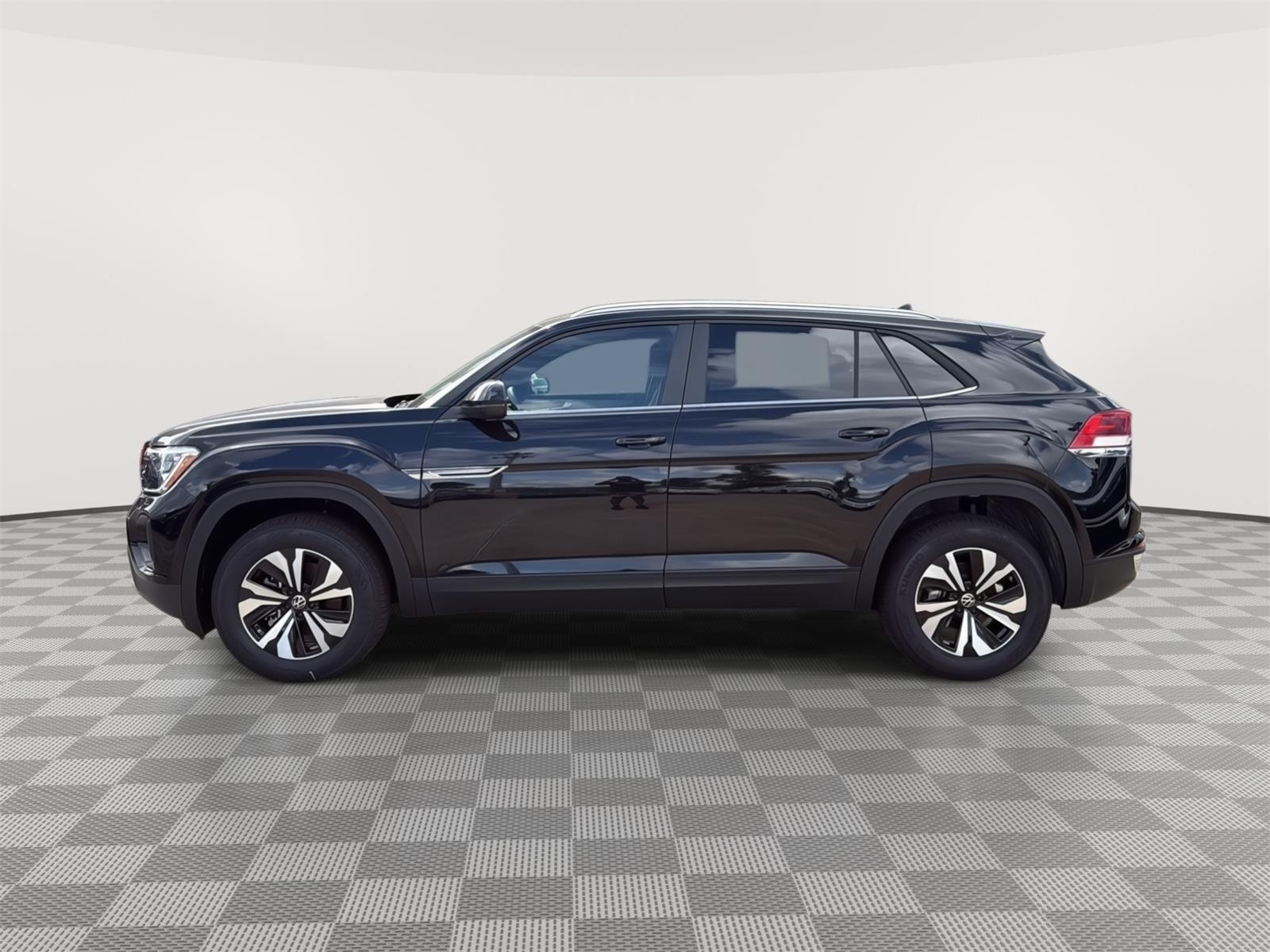 2026 Volkswagen Atlas Cross Sport SE photo 2