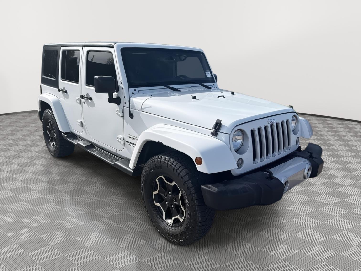 2016 Jeep Wrangler Unlimited Sahara photo 4