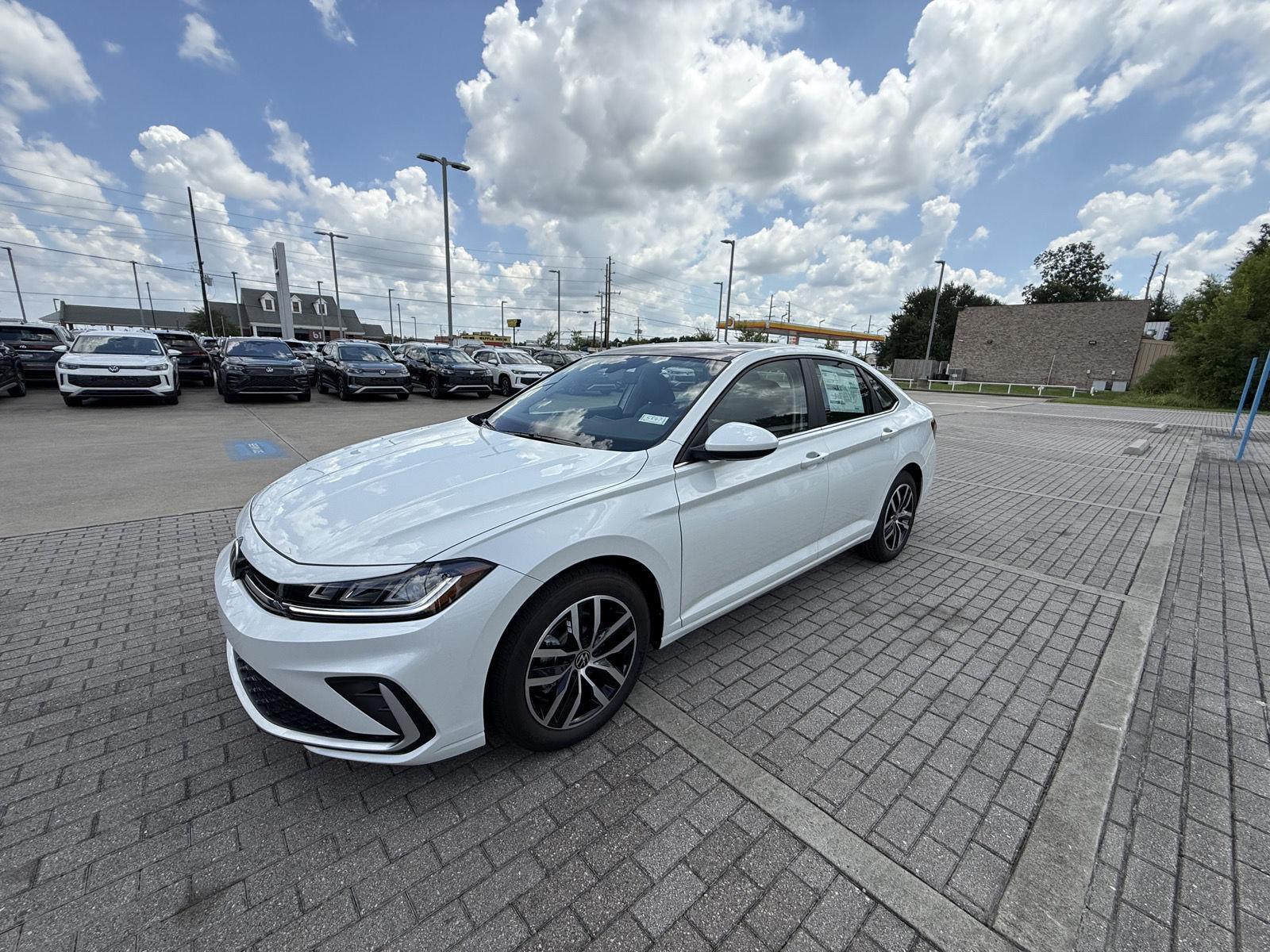 2025 Volkswagen Jetta 1.5T SE photo 3