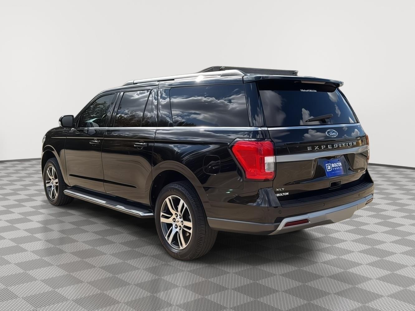 2022 Ford Expedition MAX XLT photo 3