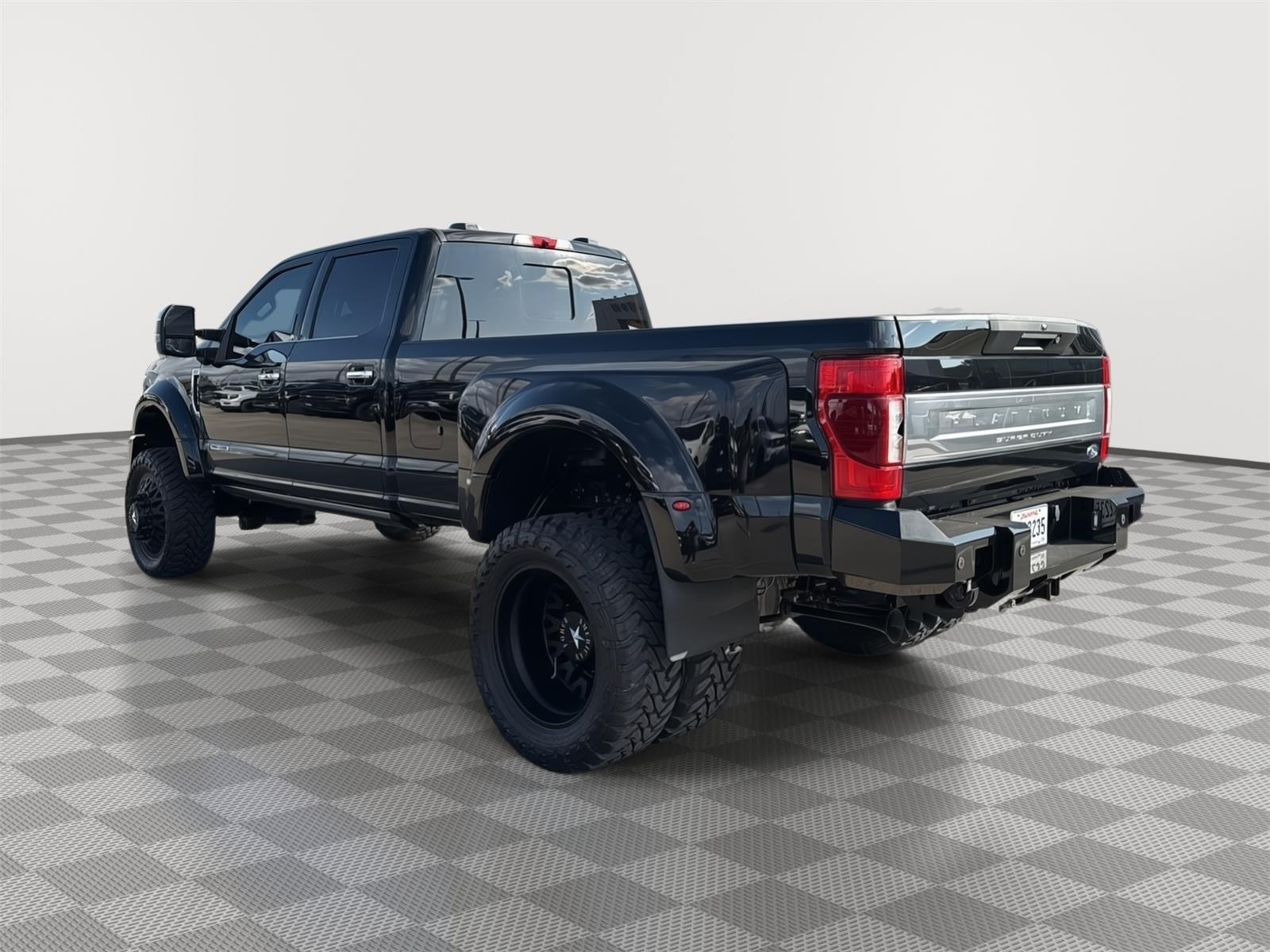 2022 Ford F-450 Platinum photo 3