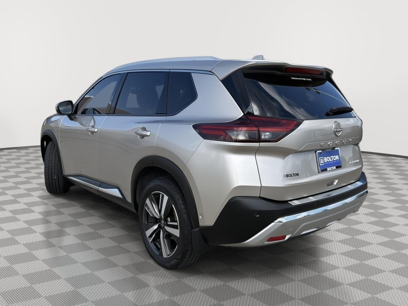 2023 Nissan Rogue Platinum photo 3