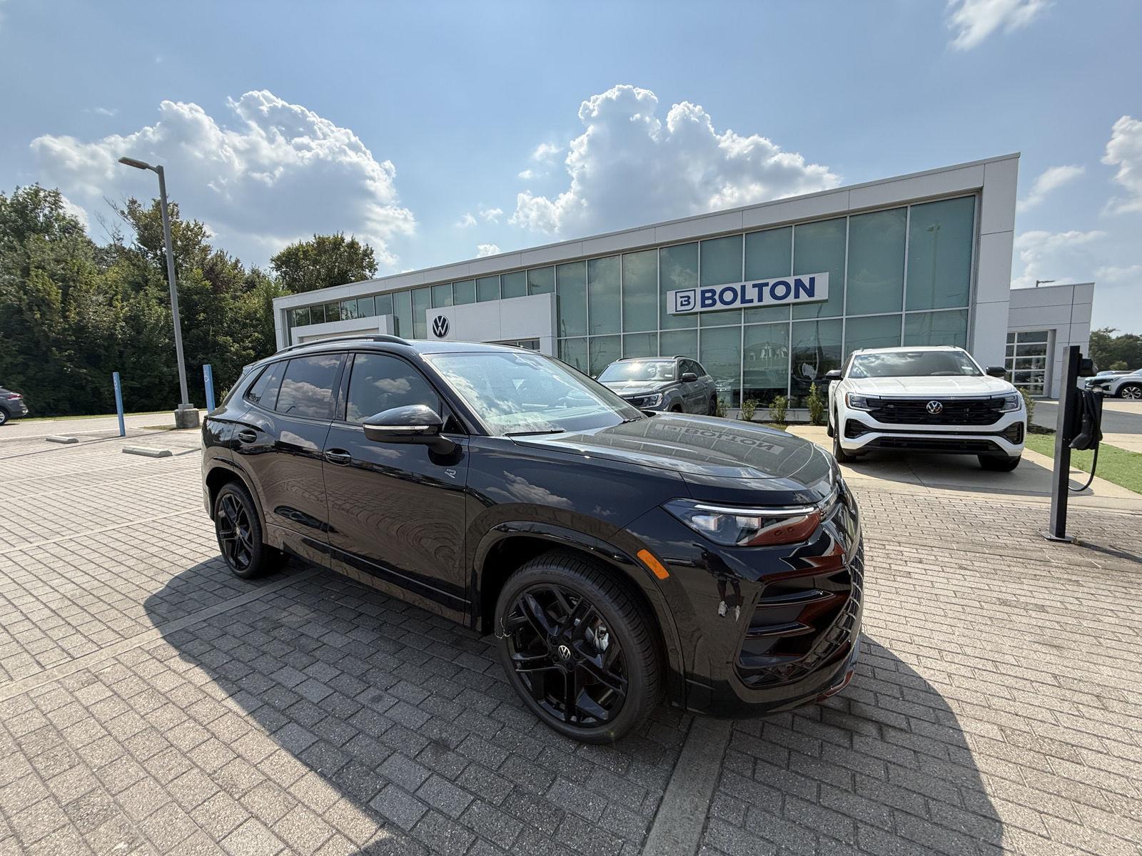 2025 Volkswagen Tiguan SE R-Line Black photo 2