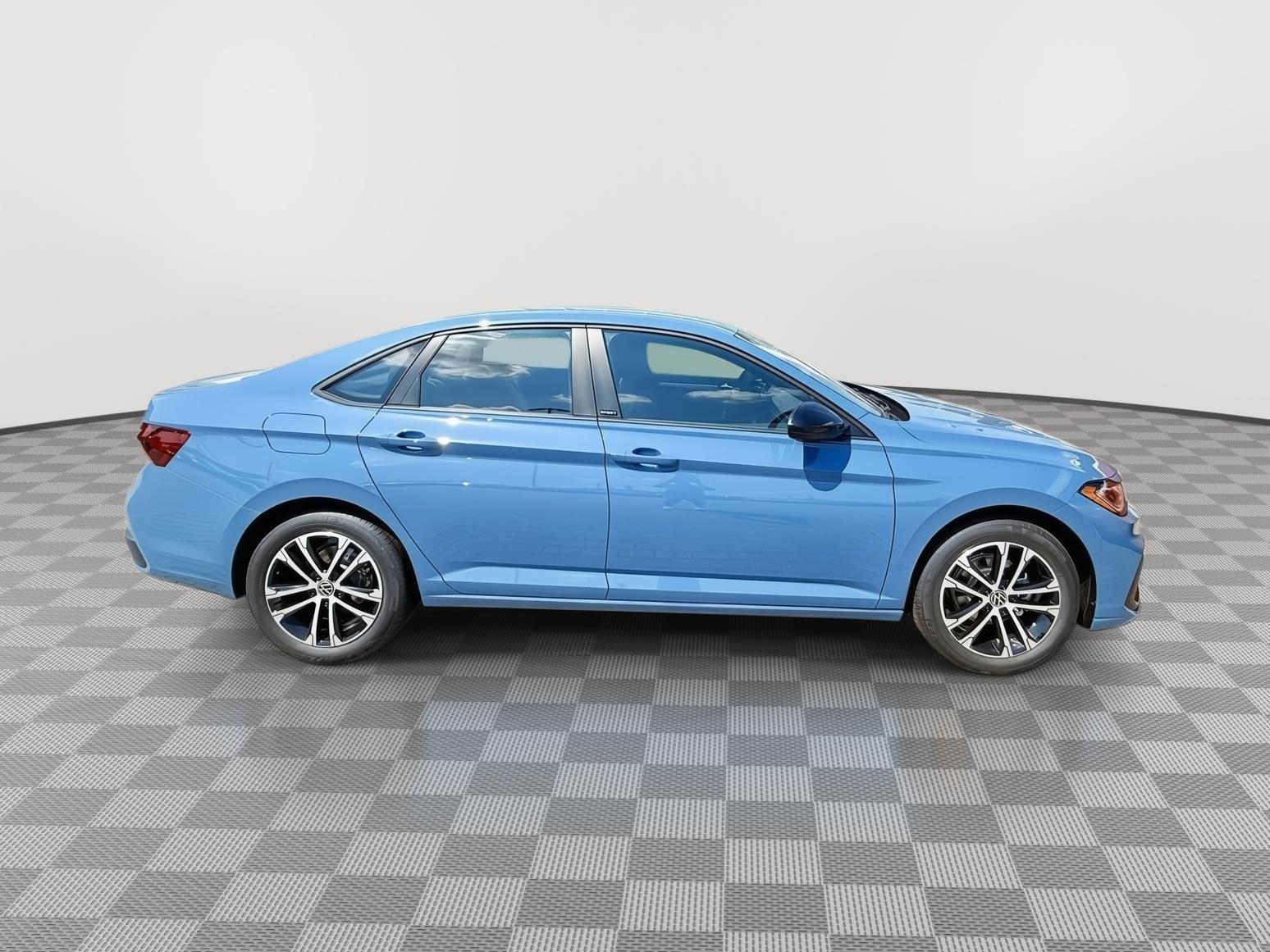 2025 Volkswagen Jetta Sport's photo