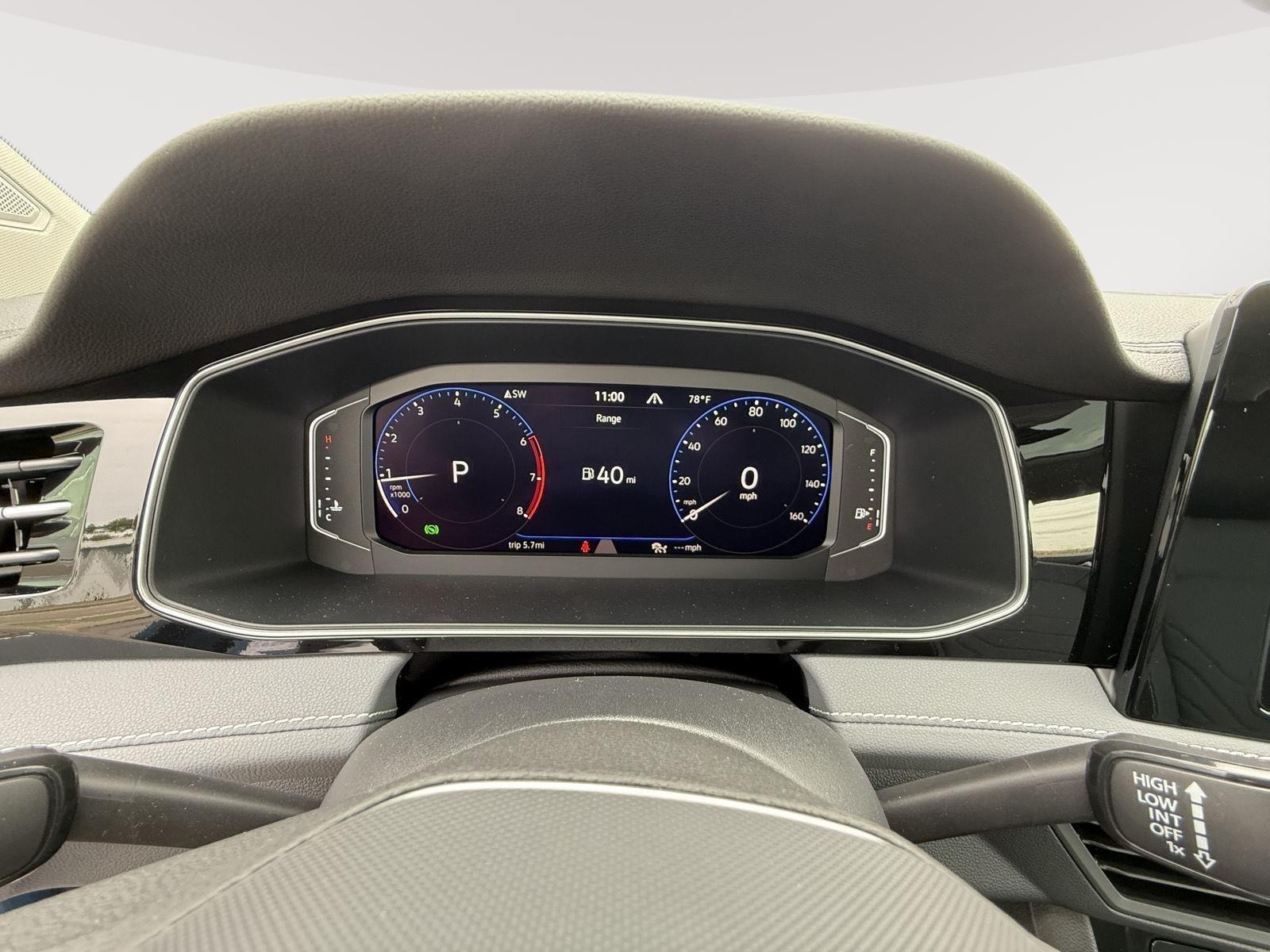 2025 Volkswagen Jetta SEL - Photo 14