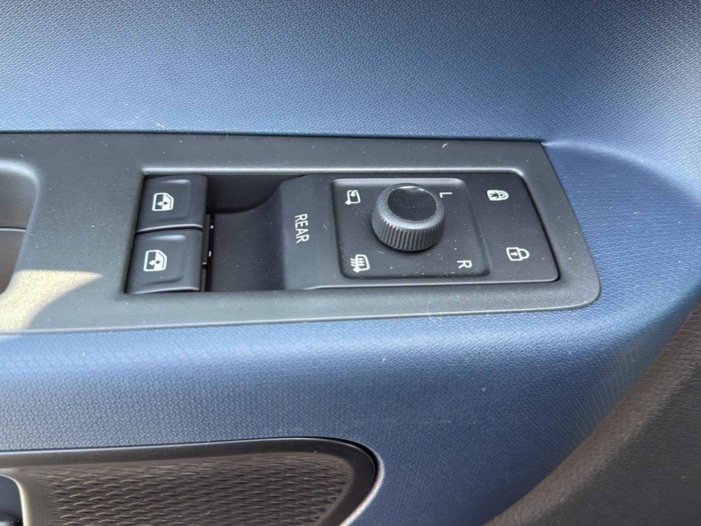 2025 Volkswagen ID. Buzz PRO S - Photo 18